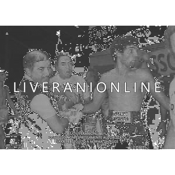 1981 LIDO DI CAMAIORE INCONTRO DI BOXE PATRIZIO OLIVA CONTRO PATRIZIO BURINI NELLA FOTO L\'INCONTRO DI BOXE TRA PATRZIO OLIVA E PATRIZIO BURINI AG ALDO LIVERANI SAS