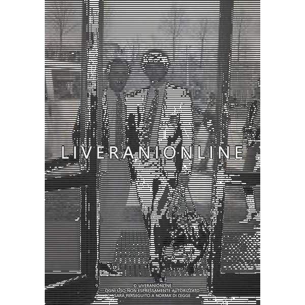 1987 APRILE MILANELLO RADUNO NAZIONALE DI CALCIO ITALIANA NELLA FOTO ALESSANDRO ALTOBELLI CON IL GIORNALISTA NICOLA FORCIGNANO\' AG ALDO LIVERANI SAS