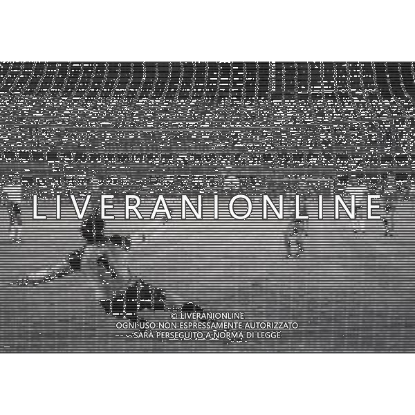 12-06-1985 VERONA QUARTI DI FINALE DI ANDATA DI COPPA ITALIA VERONA INTER 3-0 NELLA FOTO RIGORE GIUSEPPE GALDERISI AG ALDO LIVERANI SAS