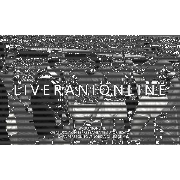 03-03-1973 GENOVA QUALIFICAZIONI MONDIALI DI CALCIO ITALIA LUSSEMBURGO 5-0 NELLA FOTO ARBITRO SEOUDI CON PIETRO ANASTASI-SANDRO MAZZOLA E GIACINTO FACCHETTI AG ALDO LIVERANI SAS