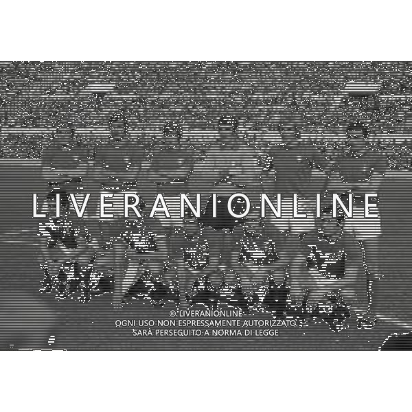 20-10-1973 ROMA QUALIFICAZIONI AI MONDIALI DI CALCIO ITALIA SVIZZERA 2-0 NELLA FOTO LA FORMAZIONE NAZIONALE ITALIANA DA SIN IN PIEDI ROMEO BENETTI-LUCIANO SPINOSI-GIANNI RIVERA-DINO ZOFF-FRANCESCO MORINI-GIGI RIVA ED DA SIN. FABIO CAPELLO-GIACINTO FACCHETTI-PIETRO ANASTASI-SANDRO MAZZOLA E TARCISIO BURGNICH AG ALDO LIVERANI SAS