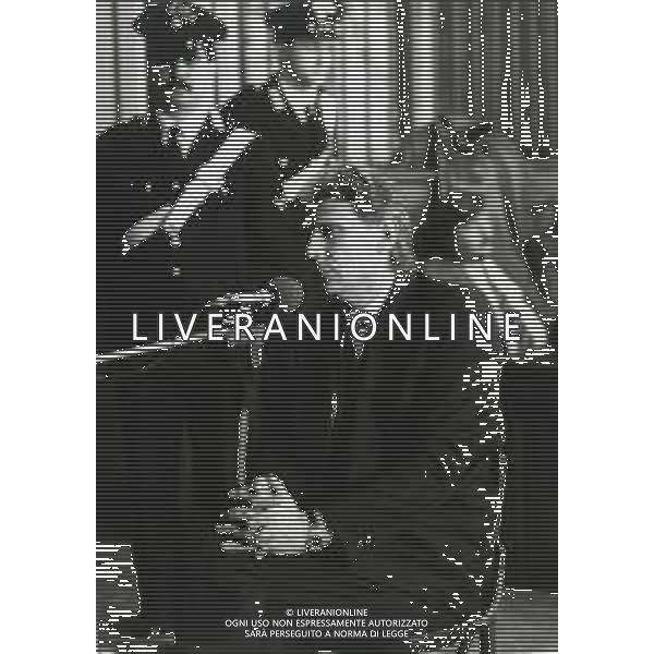 1987 CREMONA -PROCESSO PORCELLINO ROSA MARIO ALQUATI ARRESTATO PER BANCAROTTA FRAUDOLENTA CON UN BUCO DI 78 MILIARDI DI LIRE IN FUGA CON L\'AMANTE MICHELA FERRARI NELLA FOTO MARIO ALQUATI IN TRIBUNALE A CREMONA AG ALDO LIVERANI SAS