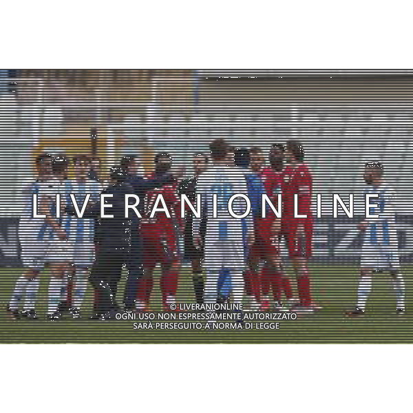 Pescara - Spal Campionato di Calcio Serie BKT 06/03/2020 nella foto: momento di tensione con l\'arbitro la penna per l\'espulsione ©Claudio Zamagni/Agenzia Aldo Liverani during Italian Serie BKT soccer match between Pescara and Spal at Adriatico Stadium in Pescara on March 03 2021 photo credit by Claudio Zamagni/Aldo Liverani Photo Agency/ AGENZIA ALDO LIVERANI SAS
