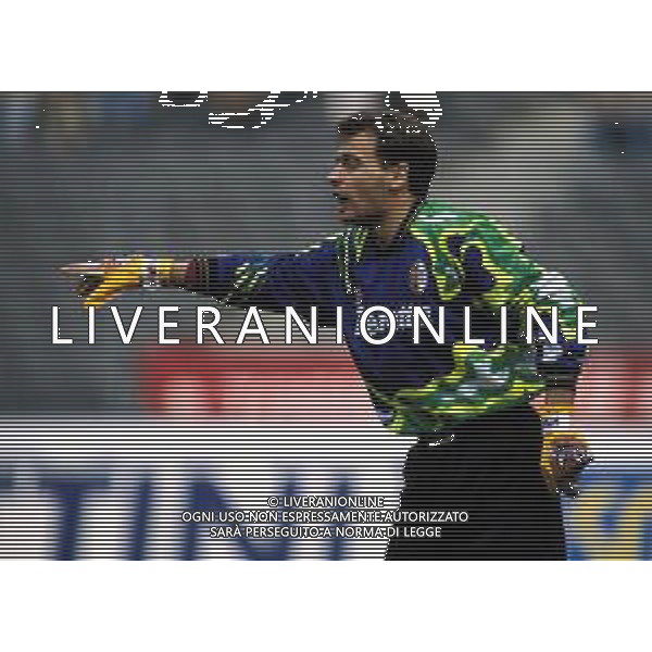TORINO CALCIO ARCHIVIO 1992 NELLA FOT MARCHEGIANI LUCA CALCIATORE DI RUOLO PORTIERE AGENZIA ALDO LIVERANI SAS