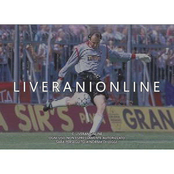 PADOVA CALCIO ARCHIVIO 1990 NELLA FOTO BISTAZZONI GUIDO CALCIATORE DI RUOLO PORTIERE AGENZIA ALòDO LIVERANI SAS