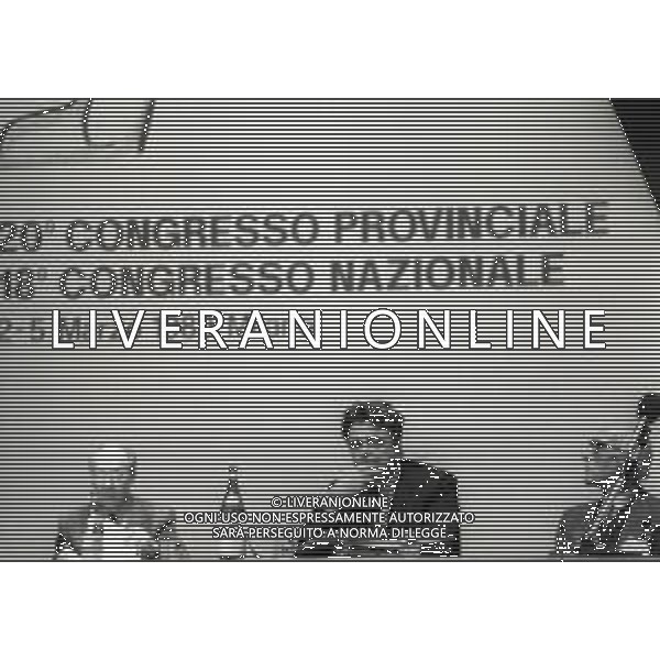 RETROSPETTIVA ACHILLE OCCHETTO POLITICO NELLA FOTO ACHILLE OCCHETTO NELL\'ANNO 1992 AL CONGRESSO PROVINCIALE DEL PCI AG ALDO LIVERANI SAS  