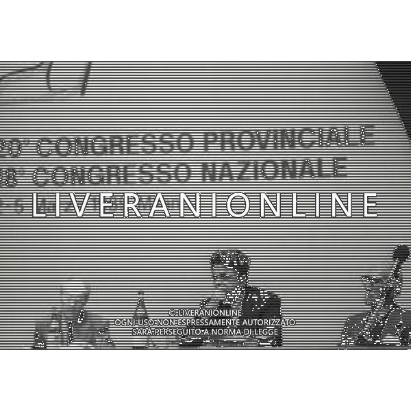 RETROSPETTIVA ACHILLE OCCHETTO POLITICO NELLA FOTO ACHILLE OCCHETTO NELL\'ANNO 1992 AL CONGRESSO PROVINCIALE DEL PCI AG ALDO LIVERANI SAS  