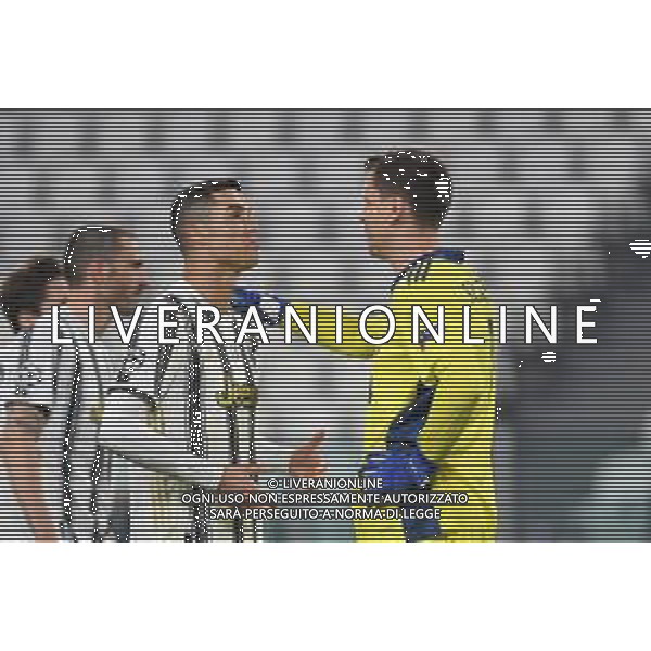 ©Alessandro Falzone/Agenzia Aldo Liverani Torino 09.03.2021 Stadio Allianz Stadium Juventus vs Porto Ritorno Ottavi di Finale Champions League 2020-2021 Nella foto : SZCZESNY-RONALDO CRISTIANO ©FALZONE/AGENZIA ALDO LIVERANI SAS