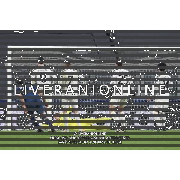 ©Alessandro Falzone/Agenzia Aldo Liverani Torino 09.03.2021 Stadio Allianz Stadium Juventus vs Porto Ritorno Ottavi di Finale Champions League 2020-2021 Nella foto : Gol di Sérgio Oliveira su punizione
