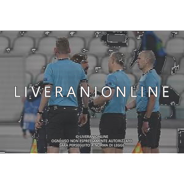 ©Alessandro Falzone/Agenzia Aldo Liverani Torino 09.03.2021 Stadio Allianz Stadium Juventus vs Porto Ritorno Ottavi di Finale Champions League 2020-2021 Nella foto : Andrea Pirlo-Björn Kuipers (NED) Assistant referees: Sander Van Roekel (NED) Erwin Zeinstra (NED)