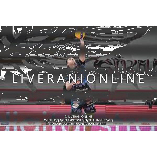 Cerquiglinio/LMedia - Playoff - Sir Safety Conad Perugia vs Allianz Milano - Volleyball Italian Serie A Men Superleague Championship 2020/2021 10 March 2021 - Pala Barton, perugia, Italy Photo showing: oleh plotnytskyi (n.17 bitter sticker sir safety conad perugia) serve @Cerquiglinio/LMedia/ AGENZIA ALDO LIVERANI SAS