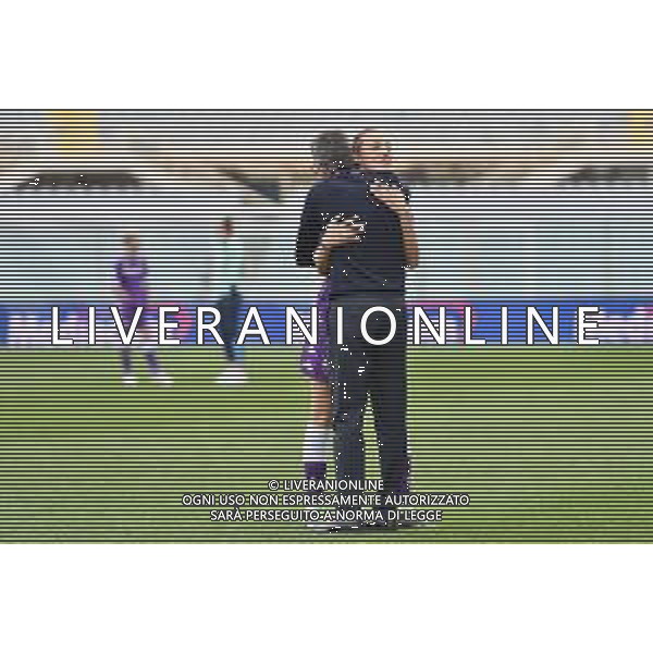 Guglielmii/LMedia - ACF Fiorentina Femminile vs Mancherster City FC - UEFA Champions League Women football match 2020/2021 11 March 2021 - Artemio Franchi stadium, florence, Italy Photo showing: Antonio Cincotta (Head Coach Fiorentina Femminile) reassures Martina Zanoli (Fiorentina Femminile) @Guglielmii/LMedia/AGENZIA ALDO LIVERANI SAS