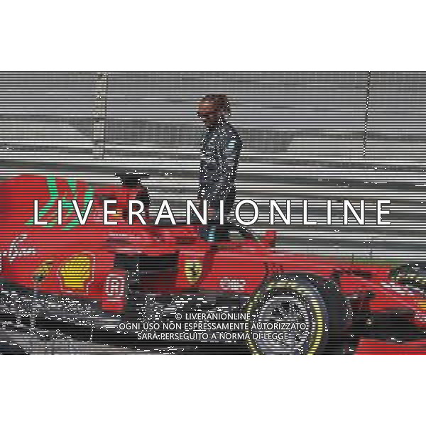 Lewis Hamilton (GBR) Mercedes AMG F1 with the Ferrari SF-21. 12.03.2021. Formula 1 Testing, Sakhir, Bahrain, Day One. - www.xpbimages.com, EMail: requests@xpbimages.com © Copyright: Moy / XPB Images/ AGENZIA ALDO LIVERANI SAS - ITALY ONLY EDITORIAL USE ONLY
