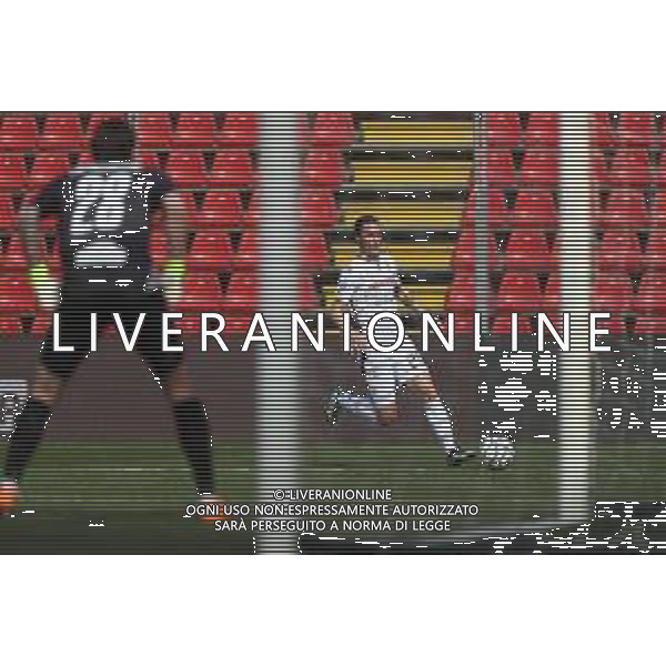 Carnabucia/LMedia - US Cremonese vs AC Reggiana - Italian Football Championship League BKT 2020/2021 13 March 2021 - Giovanni Zini stadium, cremona, Italy Photo showing: Luca Siligardi (Reggiana) goes on the outside for the cross @Carnabucia/LMedia/ AGENZIA ALDO LIVERANI SAS