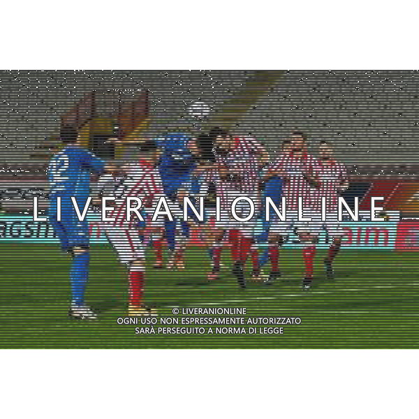 Marinil/LMedia - RL Vicenza vs Empoli FC - Italian Football Championship League BKT 2020/2021 13 March 2021 - Romeo Menti stadium, vicenza, Italy Photo showing: Header of Nicolo Casale (Empoli FC) and Samuele Longo (LR Vicenza Virtus) @Marinil/LMedia AG ALDO LVERANI SAS