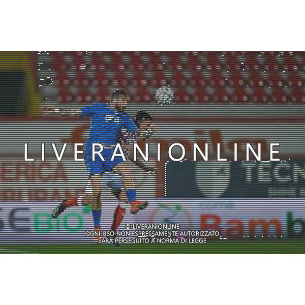 Marinil/LMedia - RL Vicenza vs Empoli FC - Italian Football Championship League BKT 2020/2021 13 March 2021 - Romeo Menti stadium, vicenza, Italy Photo showing: Header of Andrea La Mantia (Empoli FC) @Marinil/LMedia AG ALDO LIVERANI SAS