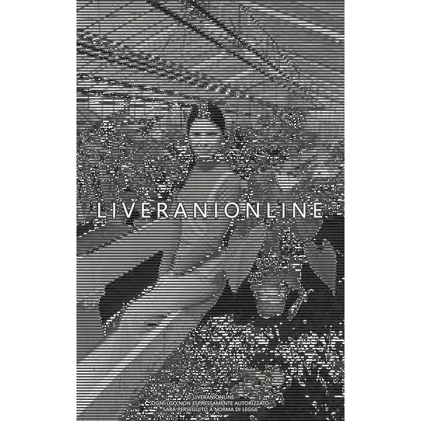 RETROSPETTIVA ROSANNA FRATELLO CANTANTE NELLA FOTO ROSANNA FRATELLO A GALLARATE ALLA SERRA IDEA VERDE NELL\'ANNO 1972 AG ALDO LIVERANI SAS