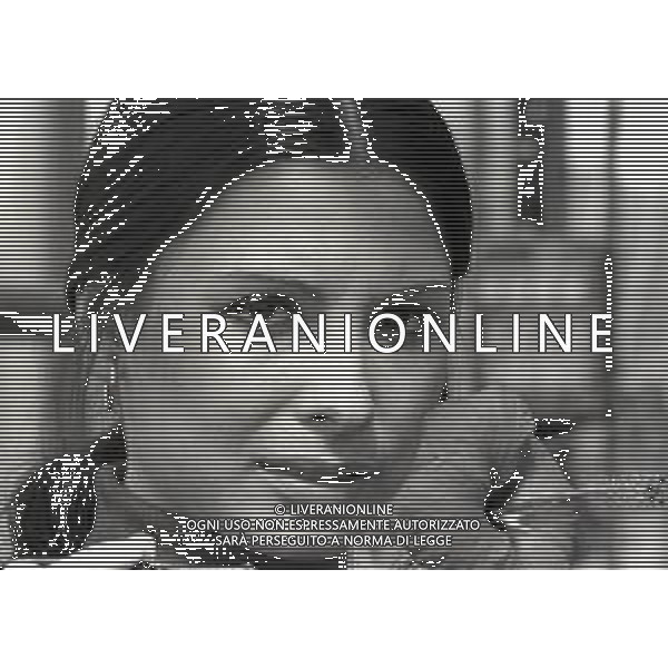 RETROSPETTIVA ROSANNA FRATELLO CANTANTE NELLA FOTO ROSANNA FRATELLO A GALLARATE ALLA SERRA IDEA VERDE NELL\'ANNO 1972 AG ALDO LIVERANI SAS