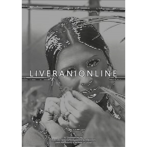 RETROSPETTIVA ROSANNA FRATELLO CANTANTE NELLA FOTO ROSANNA FRATELLO A GALLARATE ALLA SERRA IDEA VERDE NELL\'ANNO 1972 AG ALDO LIVERANI SAS