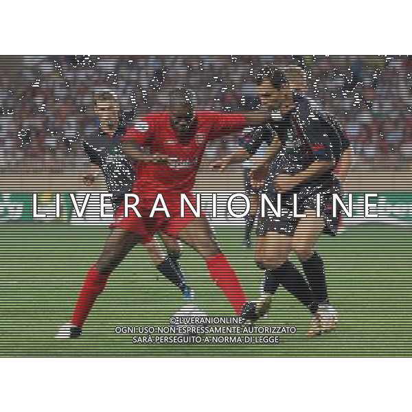 Montecarlo 26/08/2005 Finale Supercoppa Europea 2005 liverpool-cska mosca 3:1 nella foto cisse djibril e ignashevich ph marco luzzani/ag aldo liverani s.a.s.