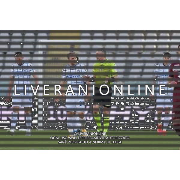Torino 14.03.2021 Stadio Olimpico Grande Torino ©Alessandro Falzone/Agenzia Aldo Liverani Torino vs Inter Serie A Tim 2020/2021 Nella foto : Paolo Valeri arbitro con Christian eriksen ©Falzone / AGENZIA ALDO LIVERANI SAS