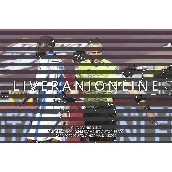 Torino 14.03.2021 Stadio Olimpico Grande Torino ©Alessandro Falzone/Agenzia Aldo Liverani Torino vs Inter Serie A Tim 2020/2021 Nella foto : Paolo Valeri arbitro con romelu lukaku ©Falzone / AGENZIA ALDO LIVERANI SAS