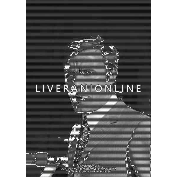 RETROSPETTIVA TITO STAGNO GIORNALISTA,TELECRONISTA SPORTIVO E CONDUTTORE TELEVISIVO NELLA FOTO TITO STAGNO A ROMA NELL\'ANNO 1966 AG ALDO LIVERANI SAS