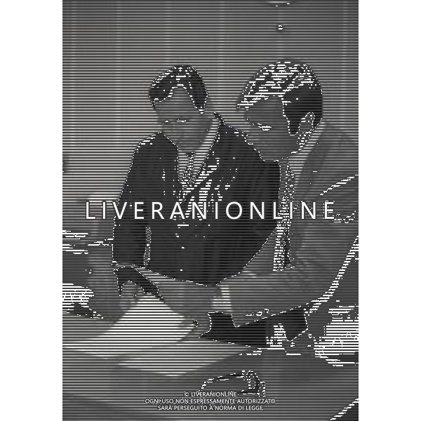 RETROSPETTIVA TITO STAGNO GIORNALISTA,TELECRONISTA SPORTIVO E CONDUTTORE TELEVISIVO NELLA FOTO TITO STAGNO A ROMA NELL\'ANNO 1966 AG ALDO LIVERANI SAS