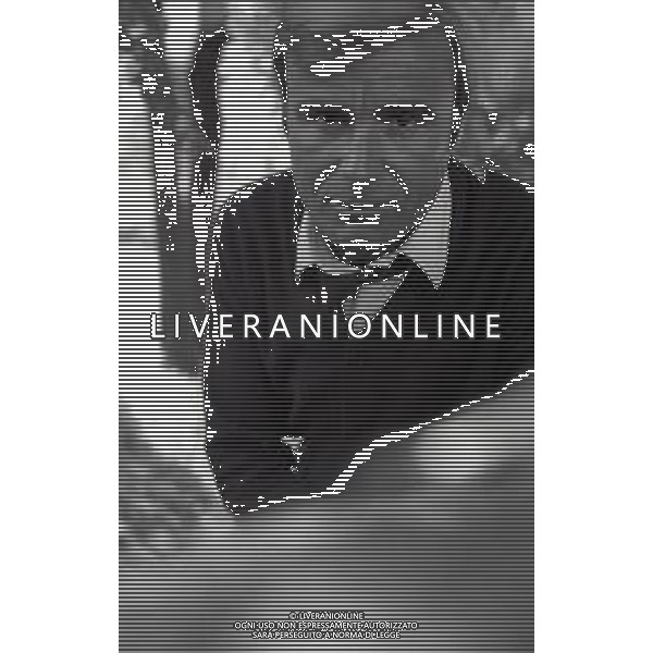 RETROSPETTIVA TITO STAGNO GIORNALISTA,TELECRONISTA SPORTIVO E CONDUTTORE TELEVISIVO NELLA FOTO TITO STAGNO A ROMA NELL\'ANNO 1966 AG ALDO LIVERANI SAS