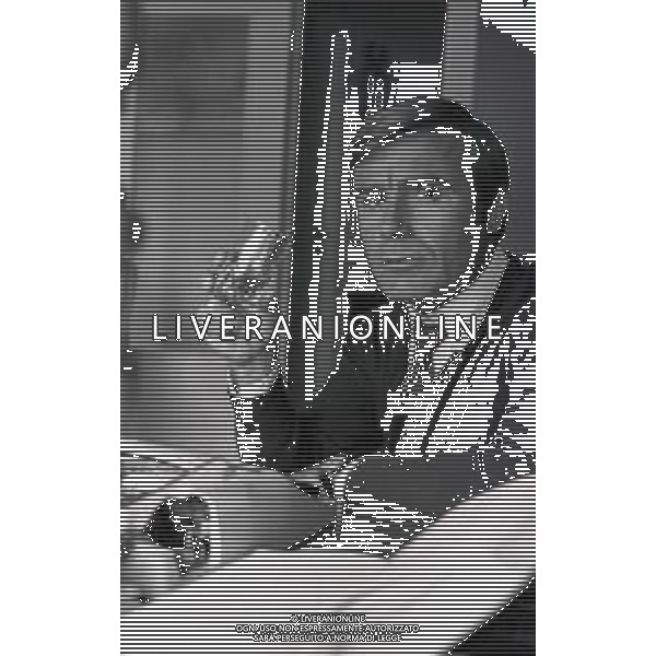 RETROSPETTIVA TITO STAGNO GIORNALISTA,TELECRONISTA SPORTIVO E CONDUTTORE TELEVISIVO NELLA FOTO TITO STAGNO A ROMA NELL\'ANNO 1966 AG ALDO LIVERANI SAS