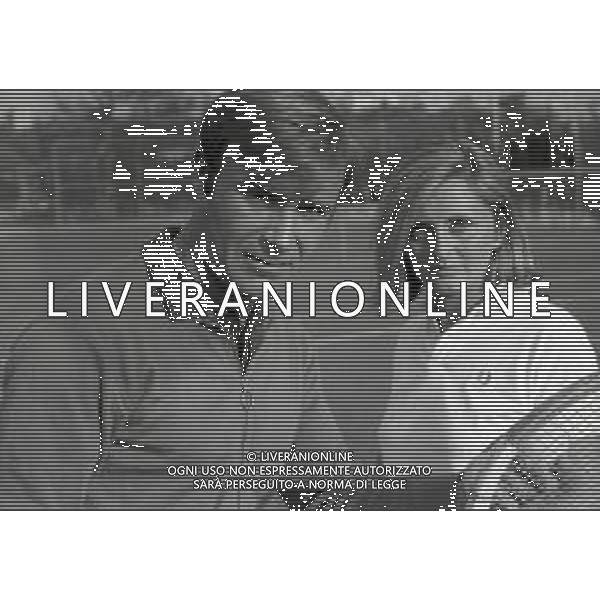 RETROSPETTIVA TITO STAGNO GIORNALISTA,TELECRONISTA SPORTIVO E CONDUTTORE TELEVISIVO NELLA FOTO TITO STAGNO A ROMA NELL\'ANNO 1966 CON LA MOGLIE EDDA LAVEZZINI AG ALDO LIVERANI SAS