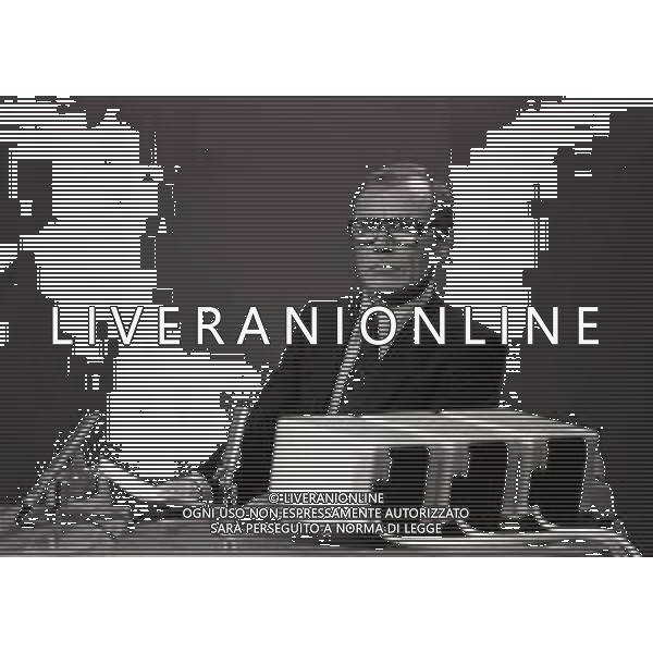 RETROSPETTIVA TITO STAGNO GIORNALISTA,TELECRONISTA SPORTIVO E CONDUTTORE TELEVISIVO NELLA FOTO TITO STAGNO NELL\'ANNO 1970 NELLA TRASMISSIONE TELEVISIVA“LA DOMENICA SPORTIVA“ AG ALDO LIVERANI SAS