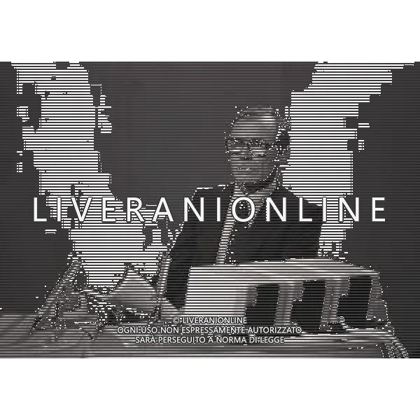 RETROSPETTIVA TITO STAGNO GIORNALISTA,TELECRONISTA SPORTIVO E CONDUTTORE TELEVISIVO NELLA FOTO TITO STAGNO NELL\'ANNO 1970 NELLA TRASMISSIONE TELEVISIVA“LA DOMENICA SPORTIVA“ AG ALDO LIVERANI SAS