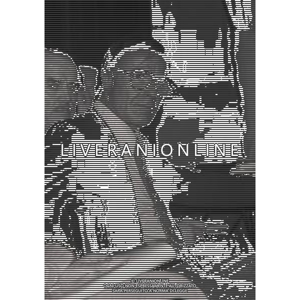 RETROSPETTIVA TITO STAGNO GIORNALISTA,TELECRONISTA SPORTIVO E CONDUTTORE TELEVISIVO NELLA FOTO TITO STAGNO A MILANO NELL\'ANNO 1982 AG ALDO LIVERANI SAS 