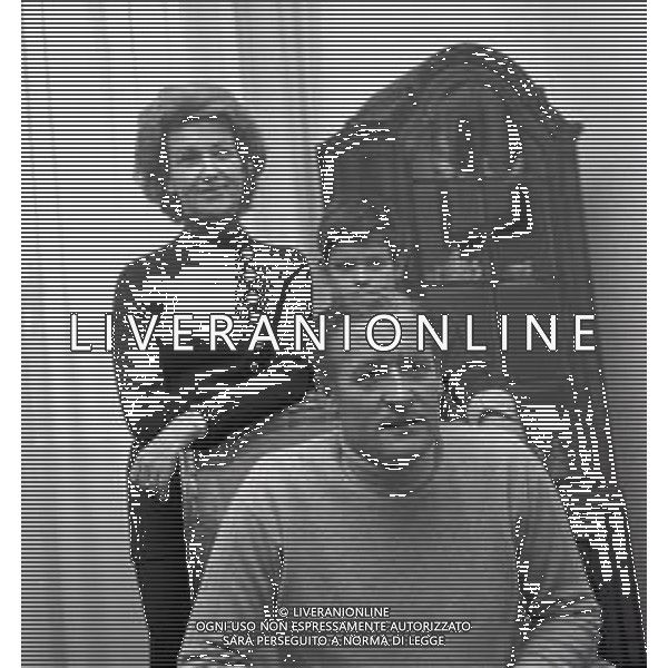 RETROSPETTIVA NILS LIEDHOLM ALLENATORE CALCIO NELLA FOTO NILS LIEDHOLM CON LA FAMIGLIA A MILANO NELL\'ANNO 1971 AG ALDO LIVERANI SAS