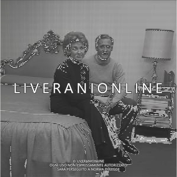 RETROSPETTIVA NILS LIEDHOLM ALLENATORE CALCIO NELLA FOTO NILS LIEDHOLM CON LA FAMIGLIA A MILANO NELL\'ANNO 1971 AG ALDO LIVERANI SAS