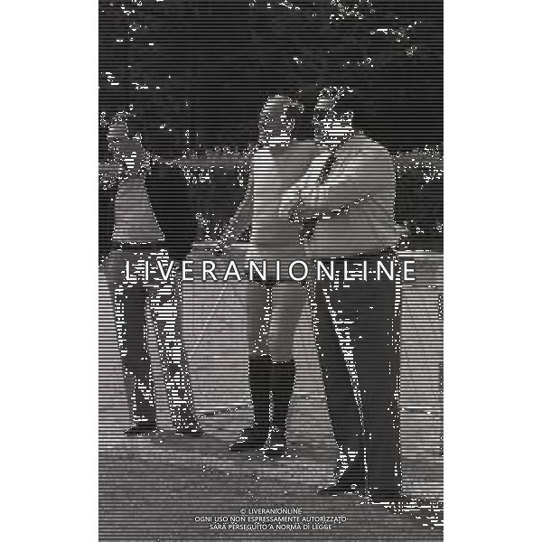 RETROSPETTIVA NILS LIEDHOLM ALLENATORE CALCIO NELLA FOTO NILS LIEDHOLM CON NEREO ROCCO A MILANELLO NELL\'ANNO 1977 AG ALDO LIVERANI SAS 