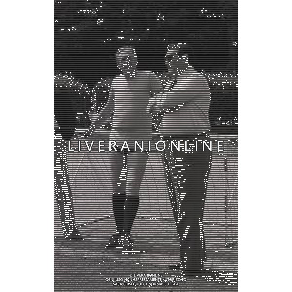 RETROSPETTIVA NILS LIEDHOLM ALLENATORE CALCIO NELLA FOTO NILS LIEDHOLM CON NEREO ROCCO A MILANELLO NELL\'ANNO 1977 AG ALDO LIVERANI SAS  