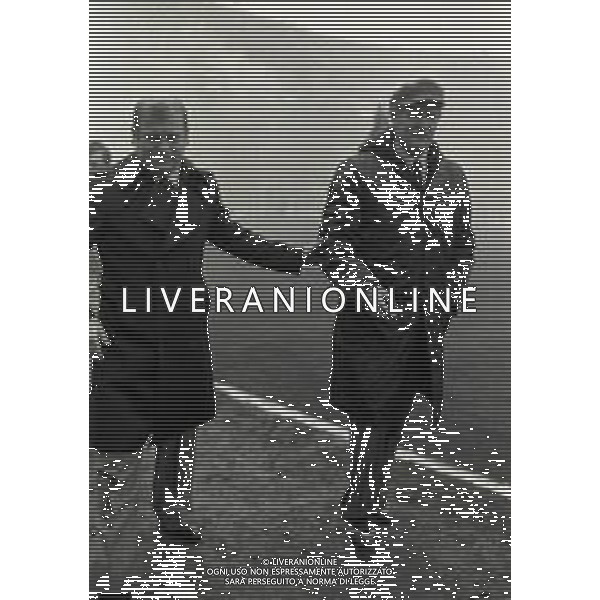 RETROSPETTIVA NILS LIEDHOLM ALLENATORE CALCIO NELLA FOTO NILS LIEDHOLM CON EUGENIO BERSELLINI ALLENATORE MILAN NELL\'ANNO 1978-1979 AG ALDO LIVERANI SAS  