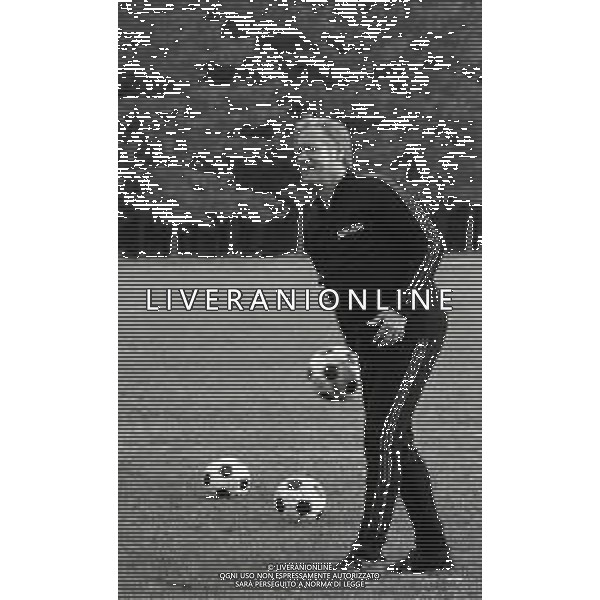 RETROSPETTIVA NILS LIEDHOLM ALLENATORE CALCIO NELLA FOTO NILS LIEDHOLM ALLENATORE MILANNELL\'ANNO 1978-1979 AG ALDO LIVERANI SAS  