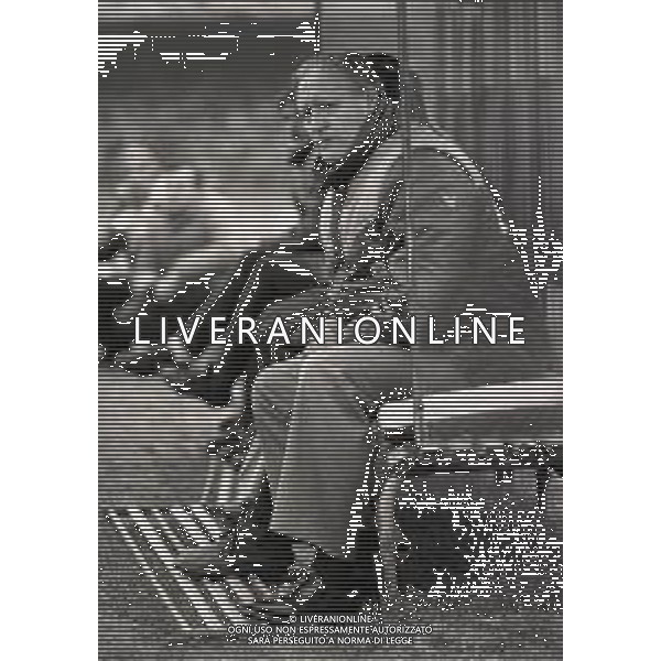 RETROSPETTIVA NILS LIEDHOLM ALLENATORE ROMA CALCIO NELLA FOTO NILS LIEDHOLM ALLENATORE ROMA CALCIO NELL\'ANNO 1983-1984 AG ALDO LIVERANI SAS  