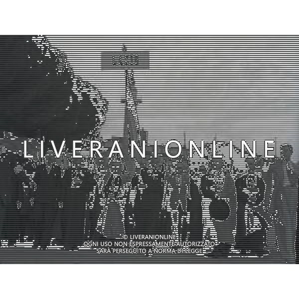 RETROSPETTIVA GIULIO ANDREOTTI POLITICO NELLA FOTO GIULIO ANDREOTTI A ROMA PRESENZIA AD UNA MANIFESTAZIONE RELIGIOSA ANNI 1950 AG ALDO LIVERANI SAS