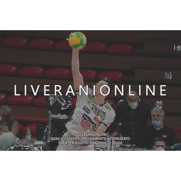Cerquiglinio/LMedia - Sir Sicoma Monini Perugia vs Itas Trentino - Volley Champions League Men 2020/2021 24 marzo 2021 - Pala Barton, Perugia, Italia Nella foto: lisinac sreko (centrale itas trentino) al servizio @Cerquiglinio/LMedia/ Agenzia ALDO LIVERANI SAS