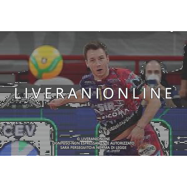 Cerquiglinio/LMedia - Sir Sicoma Monini Perugia vs Itas Trentino - Volley Champions League Men 2020/2021 24 marzo 2021 - Pala Barton, Perugia, Italia Nella foto: oleh plotnytskyi (n.17 bitter sticker sir safety conad perugia) al servizio @Cerquiglinio/LMedia/ Agenzia ALDO LIVERANI SAS