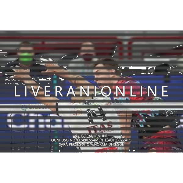 Cerquiglinio/LMedia - Sir Sicoma Monini Perugia vs Itas Trentino - Volley Champions League Men 2020/2021 24 marzo 2021 - Pala Barton, Perugia, Italia Nella foto: oleh plotnytskyi (n.17 bitter sticker sir safety conad perugia) vs abdel-aziz nimir (opposto itas trentino) @Cerquiglinio/LMedia/ Agenzia ALDO LIVERANI SAS