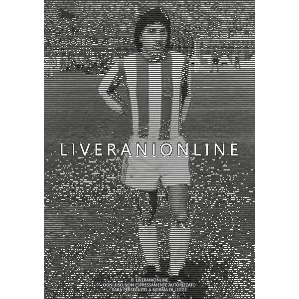 RETROSPETTIVA MAURO SANDREANI CALCIATORE NELLA FOTO MAURO SANDREANI CON LA MAGLIA DEL VICENZA CALCIO NELL\'ANNO 1979-1981 AG ALDO LIVERANI SAS