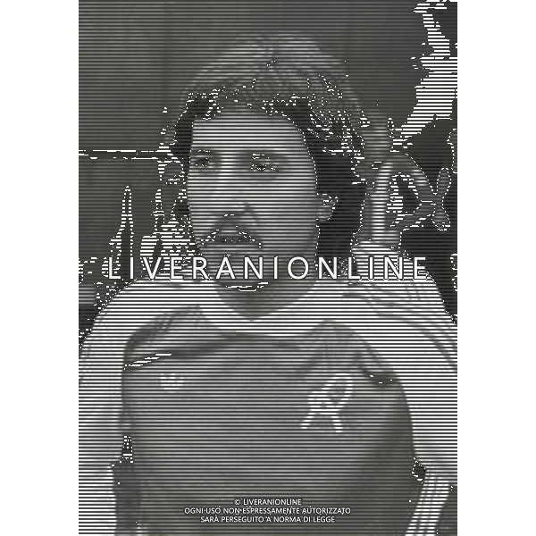 RETROSPETTIVA MAURO SANDREANI CALCIATORE NELLA FOTO MAURO SANDREANI CON LA MAGLIA DEL VICENZA CALCIO NELL\'ANNO 1979-1981 AG ALDO LIVERANI SAS