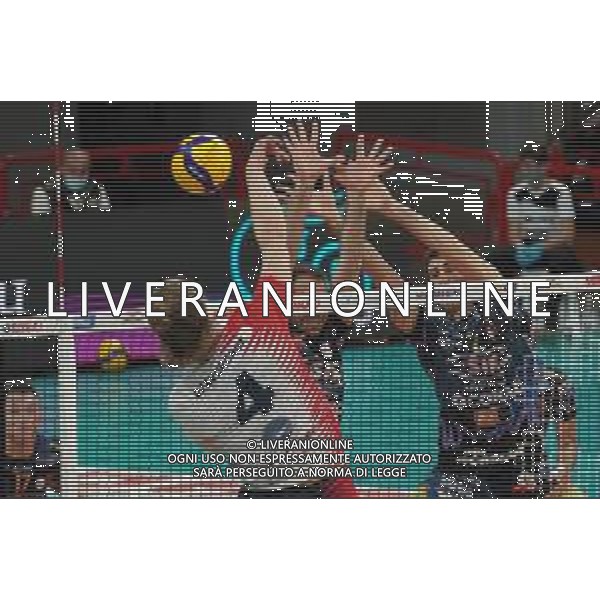 Cerquiglinio/LMedia - Playoff - Semifinali - Sir Safety Conad Perugia vs Vero Volley Monza - Campionato di Volley Superlega Serie A 2020/2021 27 marzo 2021 - Pala Barton, Perugia, Italia Nella foto: dzavoronok donovan (n.4 schiacciatore vero volley monza) schiaccia @Cerquiglinio/LMedia/ AGENZIA ALDO LIVERANI SAS