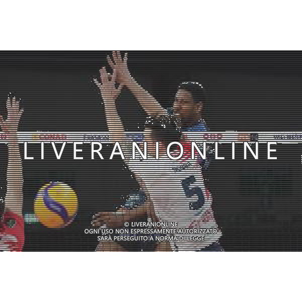 Cerquiglinio/LMedia - Playoff - Semifinali - Sir Safety Conad Perugia vs Vero Volley Monza - Campionato di Volley Superlega Serie A 2020/2021 27 marzo 2021 - Pala Barton, Perugia, Italia Nella foto: wilfredo leon venero (n.9 hitter spiker sir safety conad perugia) vs ordina santiago (n.5 palleggiatore vero volley monza) @Cerquiglinio/LMedia/ AGENZIA ALDO LIVERANI SAS