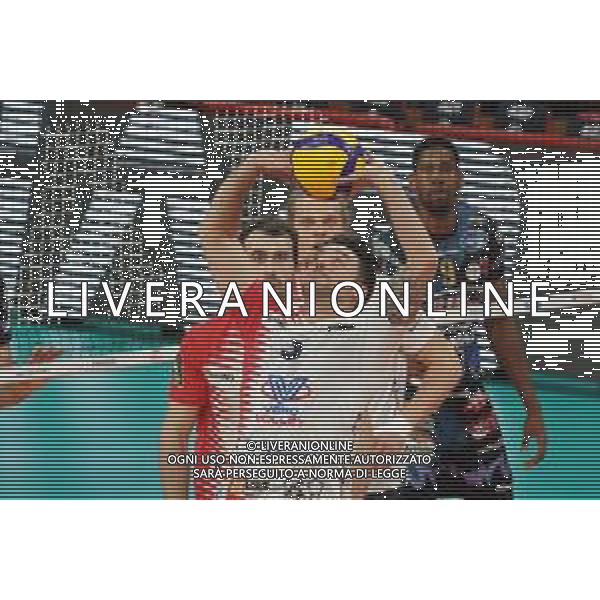 Cerquiglinio/LMedia - Playoff - Semifinali - Sir Safety Conad Perugia vs Vero Volley Monza - Campionato di Volley Superlega Serie A 2020/2021 27 marzo 2021 - Pala Barton, Perugia, Italia Nella foto: ordina santiago (n.5 palleggiatore vero volley monza) alza @Cerquiglinio/LMedia/ AGENZIA ALDO LIVERANI SAS